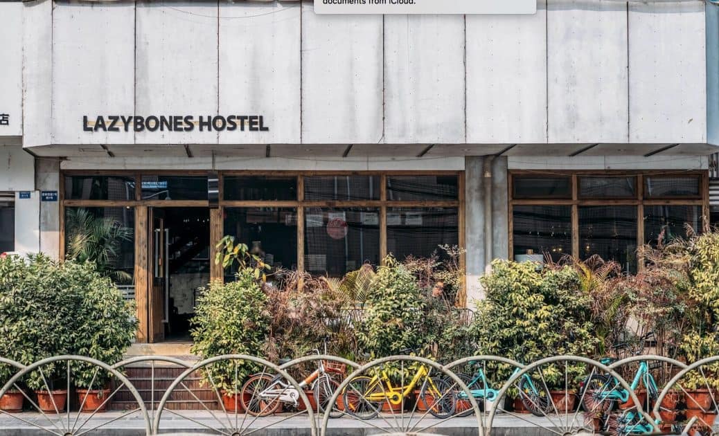 lazybones hostel 1038x630