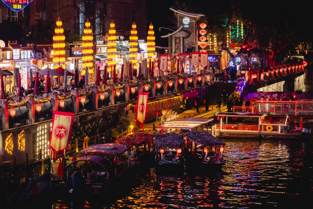 Picture of river boat tours at night | Chengdu expat