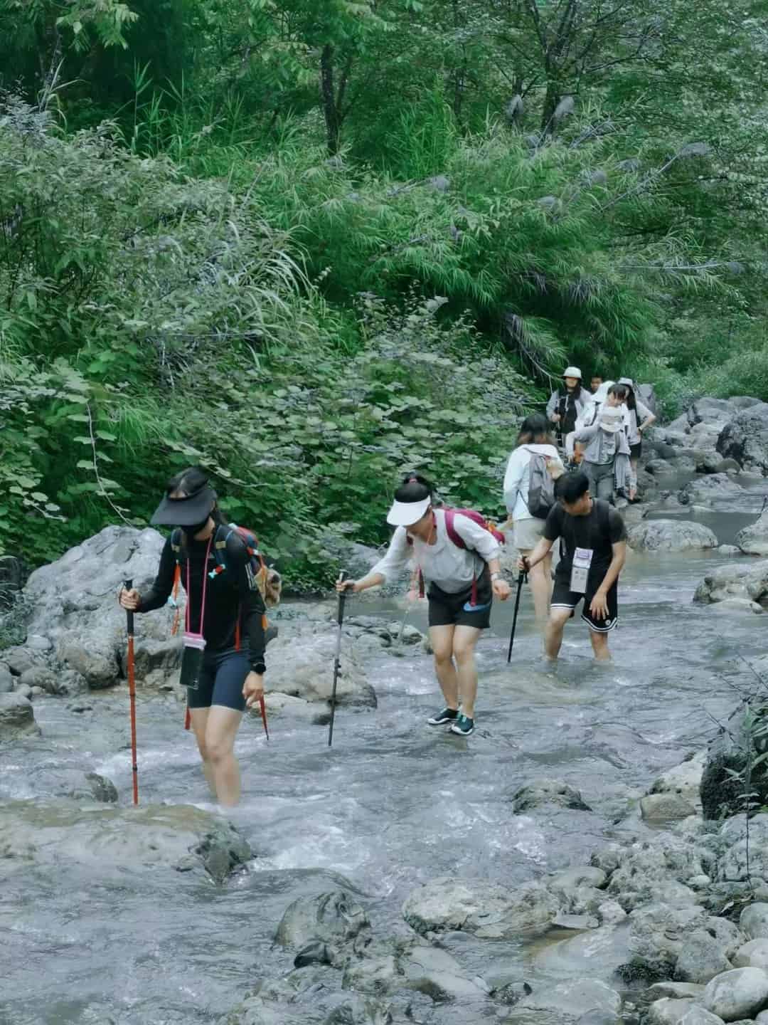 8.5 徒步溯溪王婆岩 Water Trekking: Discover Hidden Gems