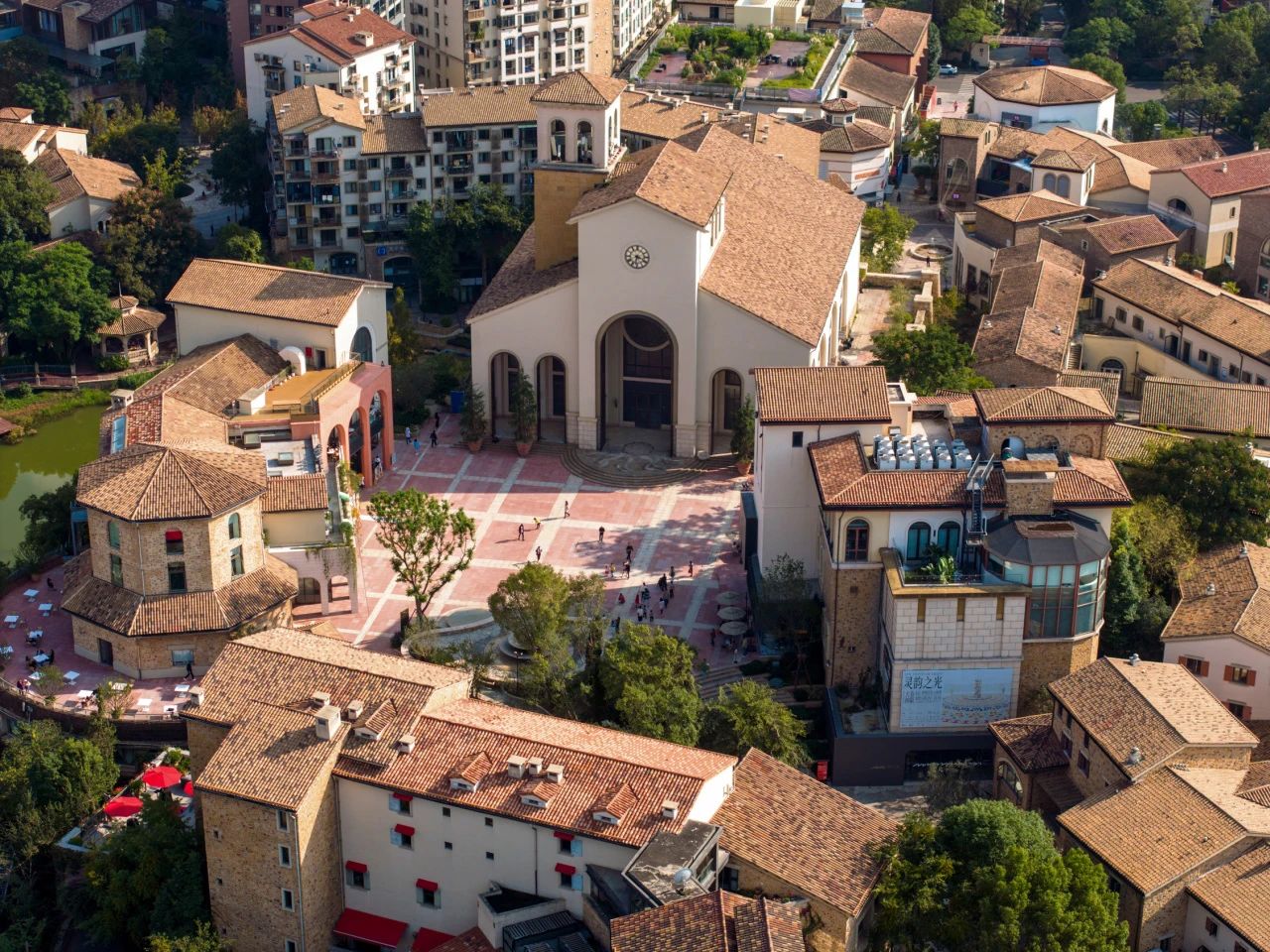 Luxetown Chengdu italian village chengduexpat