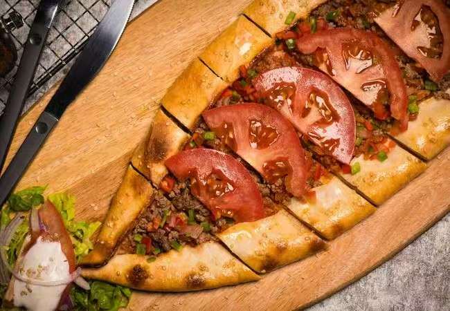 Turkish boat shaped Pizza Pide food Turkish chengdu chengdu expat